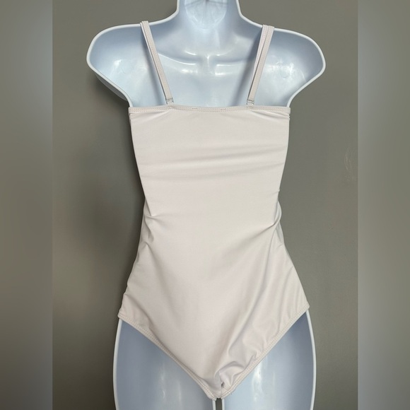 CHANEL Monochrome Graphic One Piece Swimsuit (887) - Picture 9 of 17